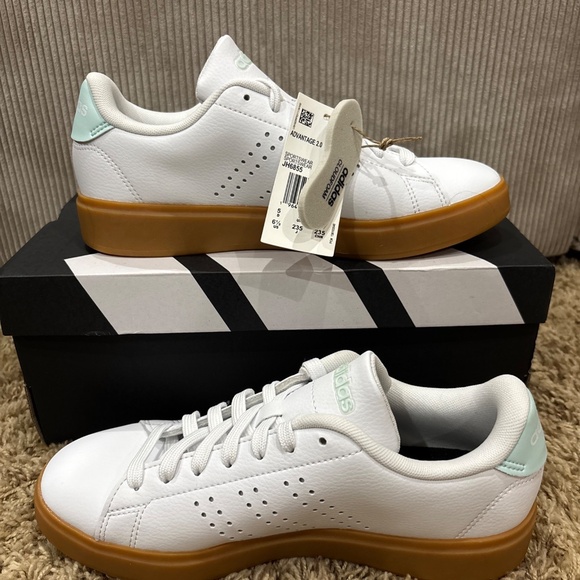 White Adidas Womens Advantage 2.0 Shoes Size 6.5 - Picture 2 of 14